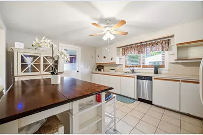 127 Shawmut St, Springfield, MA 01108 - Photo 9