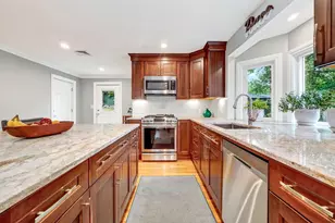 19 Rockwood St, Melrose, MA 02176 - Photo 11