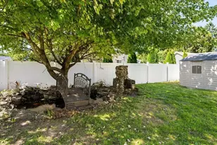 298 Greenwood St, Worcester, MA 01607 - Photo 19