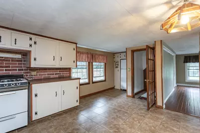 648 Pleasant St, Somerset, MA 02726 - Photo 27