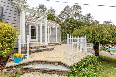 648 Pleasant St, Somerset, MA 02726 - Photo 5
