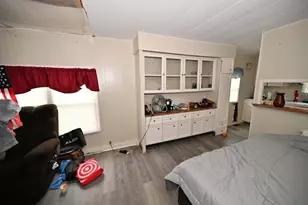 8 Francis St, Wareham, MA 02538 - Photo 5