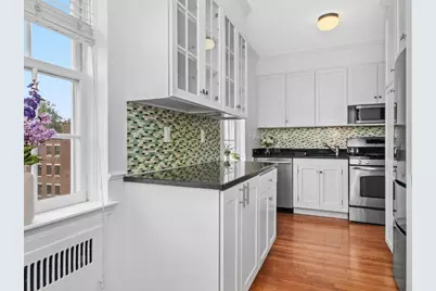46 Browne St #5, Brookline, MA 02446 - Photo 3