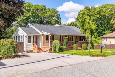22 John F Kennedy Dr, Millbury, MA 01527 - Photo 3