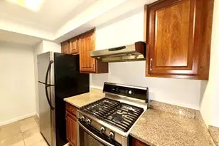 38 Yorktown Dr, Springfield, MA 01108 - Photo 9