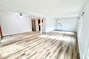 38 Yorktown Dr, Springfield, MA 01108 - Photo 3