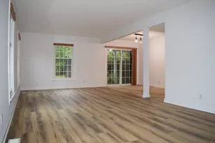 38 Yorktown Dr, Springfield, MA 01108 - Photo 5