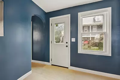 9 Walnut St #B, Northampton, MA 01060 - Photo 5