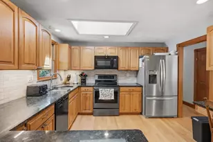 37 Bart, Billerica, MA 01862 - Photo 5