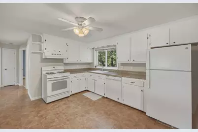 26 Sunset Rd, Dracut, MA 01826 - Photo 7