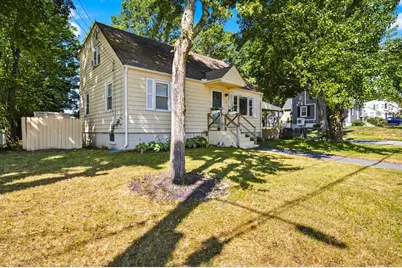 26 Sunset Rd, Dracut, MA 01826 - Photo 1