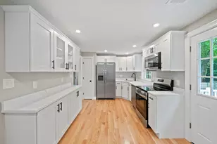 3 Taylor Point Rd, Pembroke, MA 02359 - Photo 1