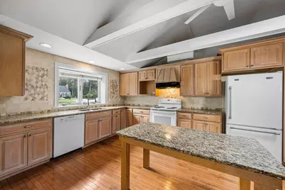 9 E Harbor Cir, Falmouth, MA 02536 - Photo 9