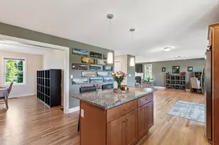 18 Blue Grass Cir, Taunton, MA 02780 - Photo 9