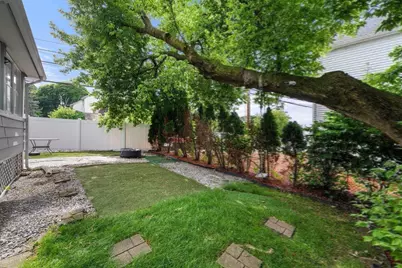8 Pulaski St, Peabody, MA 01960 - Photo 27
