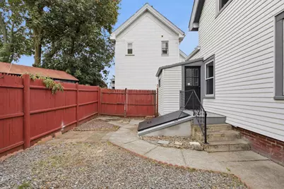 221 Chatham St, Lynn, MA 01902 - Photo 9