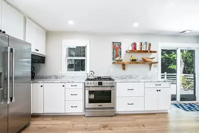 14 Amvets Ave, Falmouth, MA 02540 - Photo 9