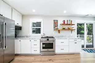 14 Amvets Ave, Falmouth, MA 02540 - Photo 9