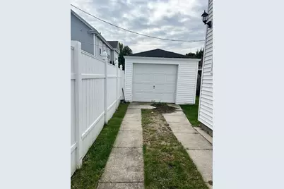 412 Arnold St, New Bedford, MA 02740 - Photo 3