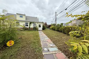 19 Brookdale Rd, Arlington, MA 02474 - Photo 3