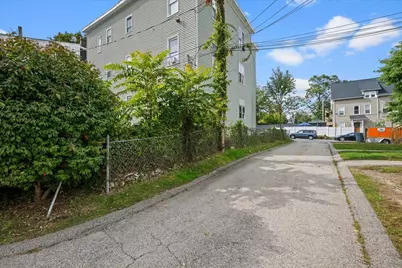 128 Beacon St, Worcester, MA 01610 - Photo 27