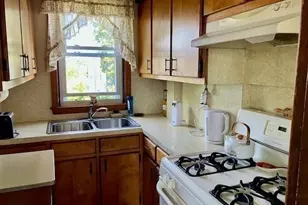 24 Dover St, Fairhaven, MA 02719 - Photo 15