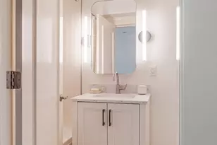 528 E 7th St, Boston, MA 02127 - Photo 15