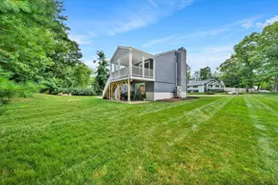 8 Willowdale Dr, Lynnfield, MA 01940 - Photo 5