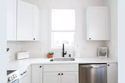 8 Enon St #103, Beverly, MA 01915 - Photo 3