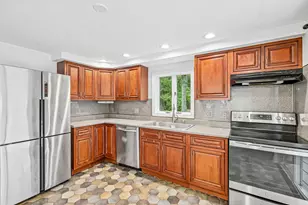 18 Eleanor Rd, Walpole, MA 02081 - Photo 15