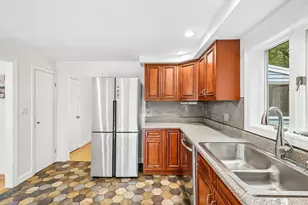 18 Eleanor Rd, Walpole, MA 02081 - Photo 13