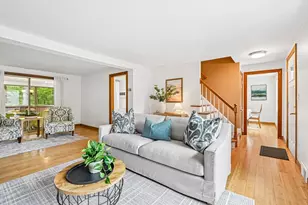 18 Eleanor Rd, Walpole, MA 02081 - Photo 9