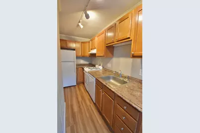 37 Railroad Ave #6, Beverly, MA 01915 - Photo 1