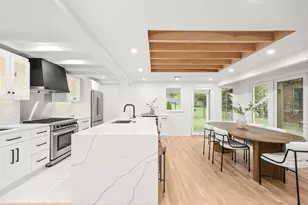 31 Alba Rd, Wellesley, MA 02481 - Photo 3