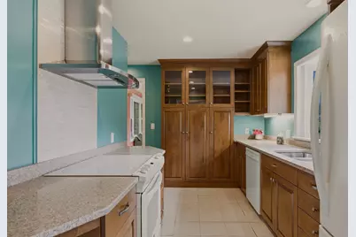 66 Eleanor St, Dartmouth, MA 02747 - Photo 9