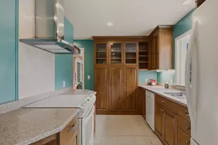 66 Eleanor St, Dartmouth, MA 02747 - Photo 9