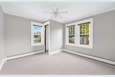 32 Wilmot St, Chicopee, MA 01013 - Photo 11