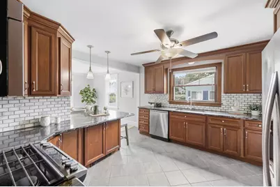 32 Wilmot St, Chicopee, MA 01013 - Photo 5