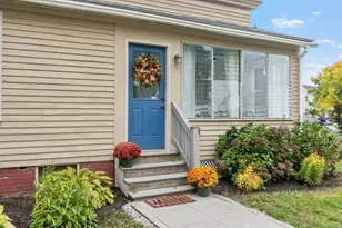 2 Hill St, Amesbury, MA 01913 - Photo 1