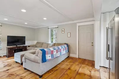 2 Hill St, Amesbury, MA 01913 - Photo 9