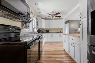 6 Appletree Rd, Danvers, MA 01923 - Photo 9