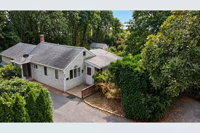 25 Whisper Ln, Fairhaven, MA 02719 - Photo 3