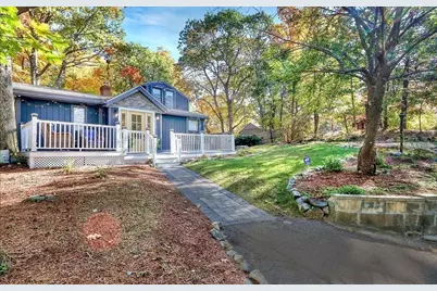 7 West St, Melrose, MA 02176 - Photo 3