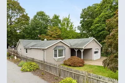 18 Bay View Dr, Shrewsbury, MA 01545 - Photo 1
