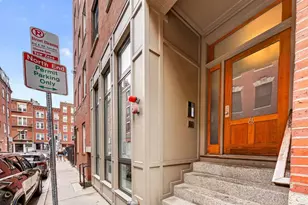 8 Garden Ct, Boston, MA 02113 - Photo 13