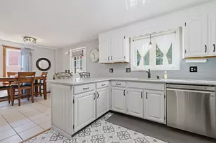 12 Marywood, Uxbridge, MA 01569 - Photo 3