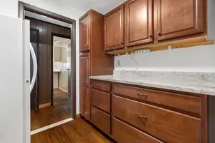 8 Oran Cir, Peabody, MA 01960 - Photo 5