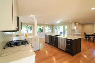 31 Governor Andrew Rd, Hingham, MA 02043 - Photo 3
