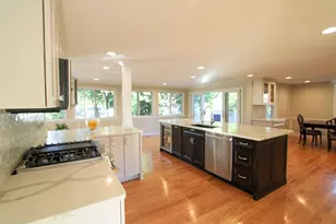 31 Governor Andrew Rd, Hingham, MA 02043 - Photo 5