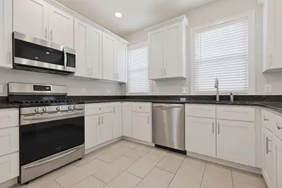 91 Verndale St, Brookline, MA 02446 - Photo 3
